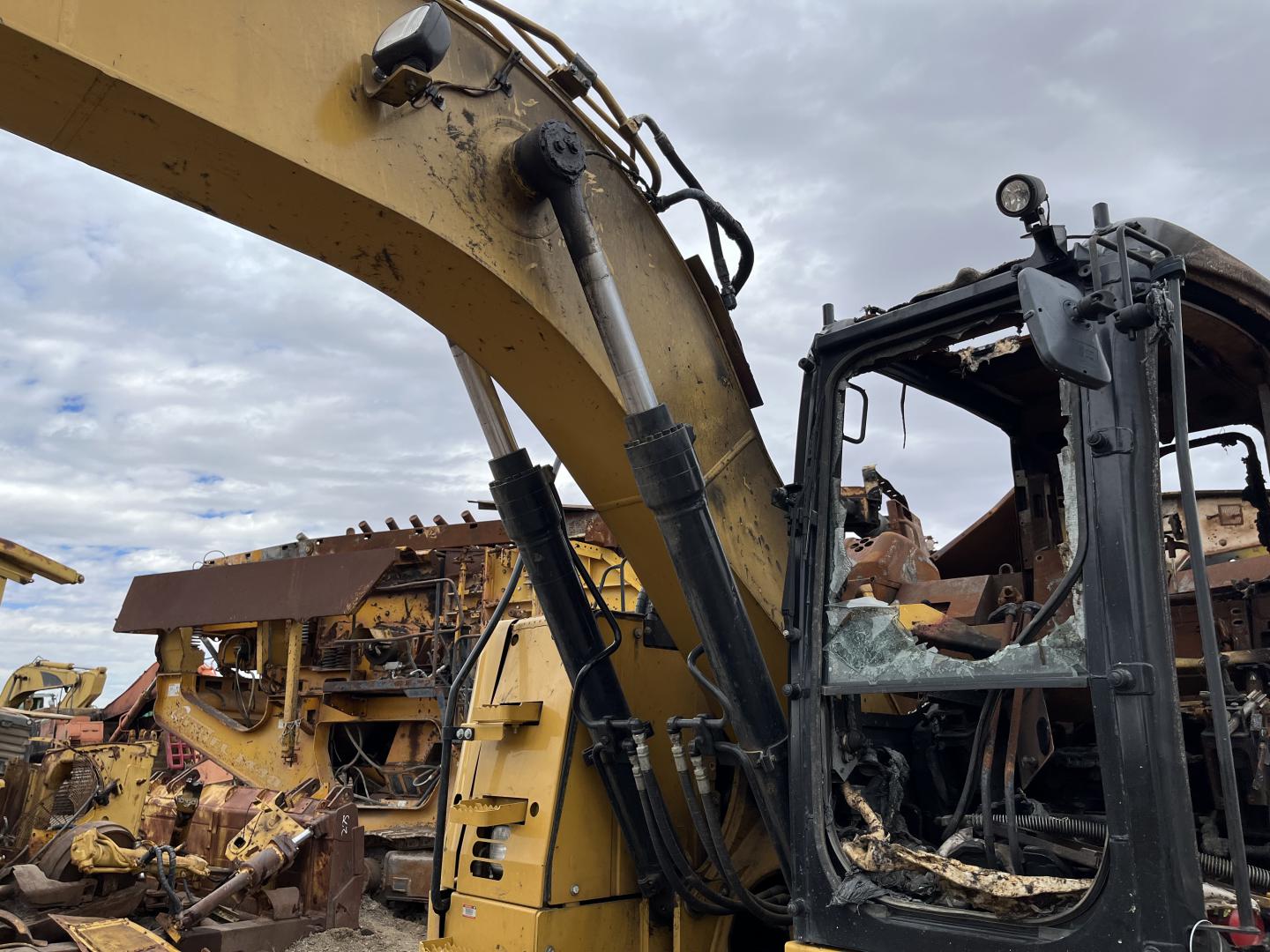 ./imagenes/INVOICE/2019/17290/EXCAVADORA CATERPILLAR 315F (10).JPG